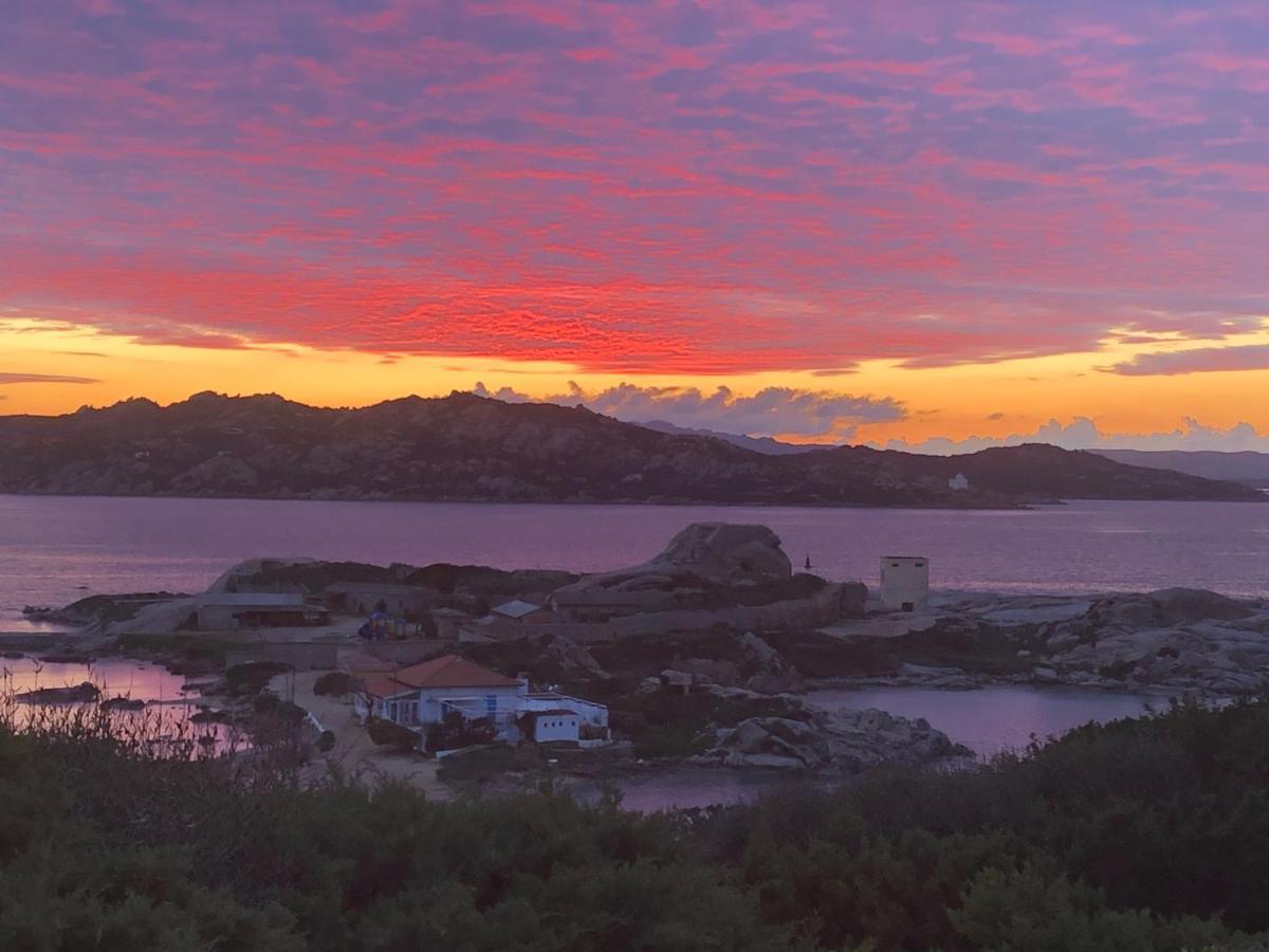 A Punta Tegge Il Mare La Spiaggia Il Tramonto La Maddalena  Exterior foto